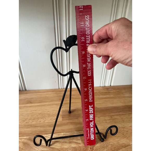 Apple-Shaped Black Metal Easel Stand For Photos & Plates - Picture 9 of 12